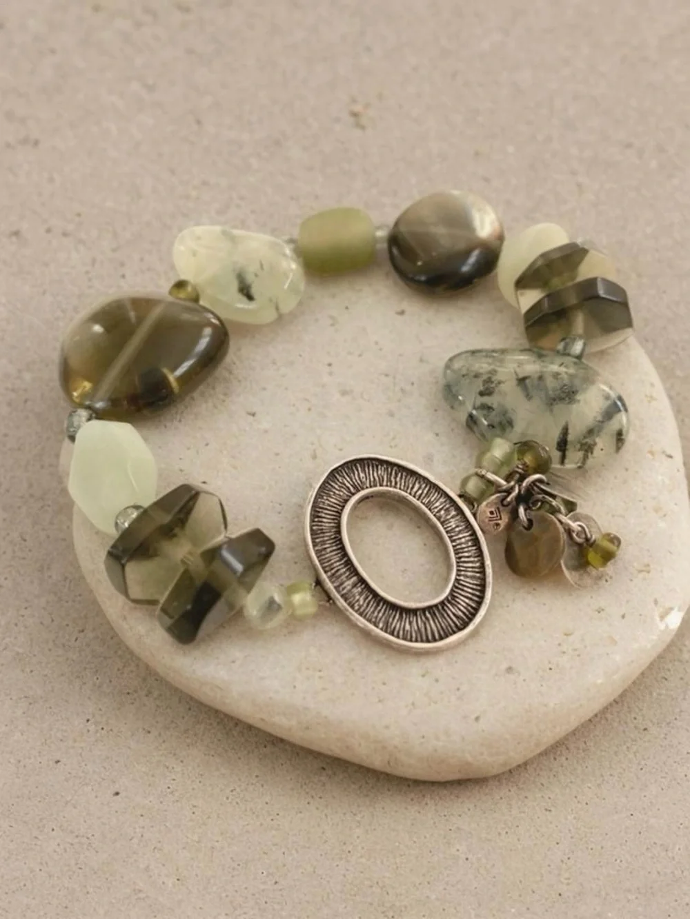 Silpada Handcrafted Olive Green Beaded Stretch Bracelet fits up 7” inches B 1990